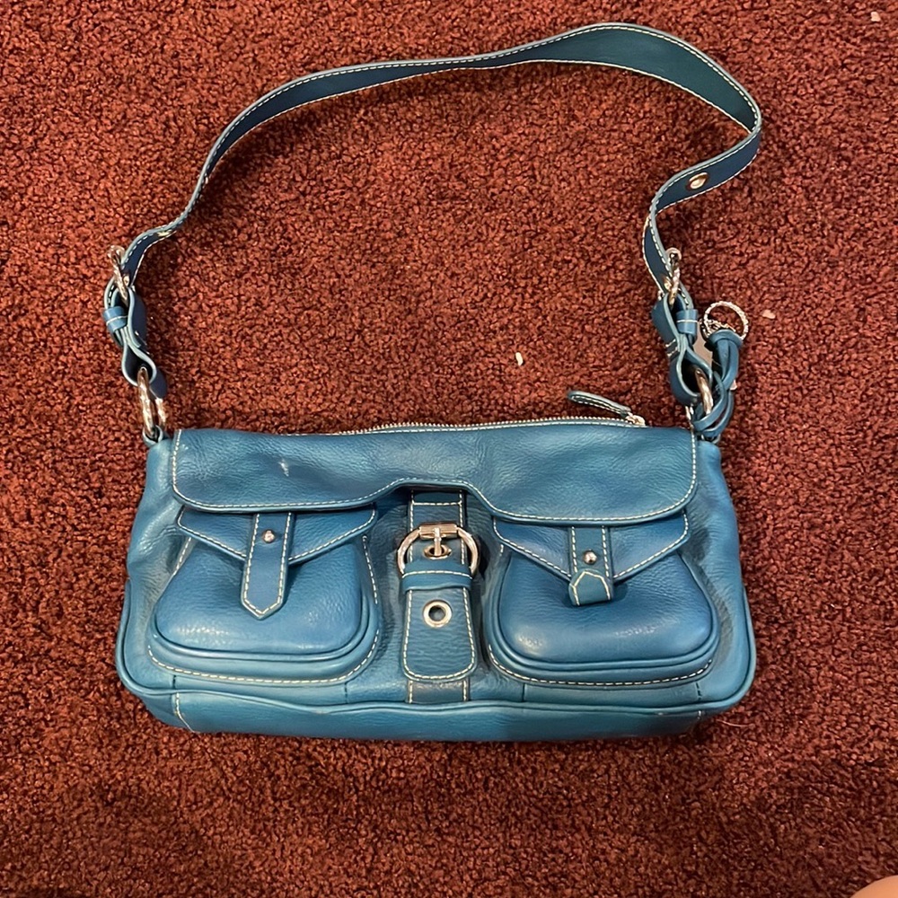 Brand new purse. Unsure of brand.